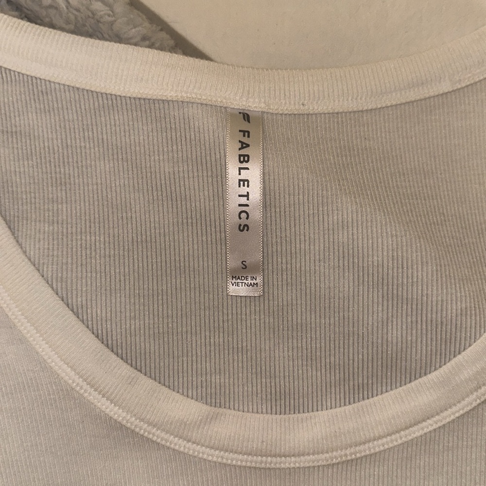 FABLETICS shirt - Picture 2 of 2